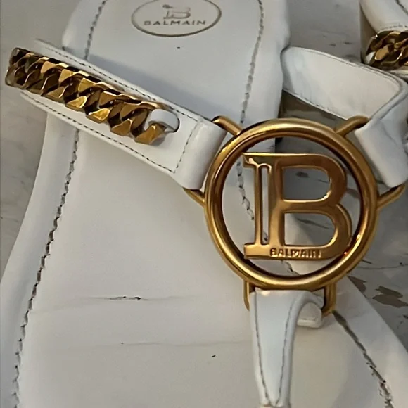 Balmain Paris White/Gold Thong Flat Sandals size 38/7.5